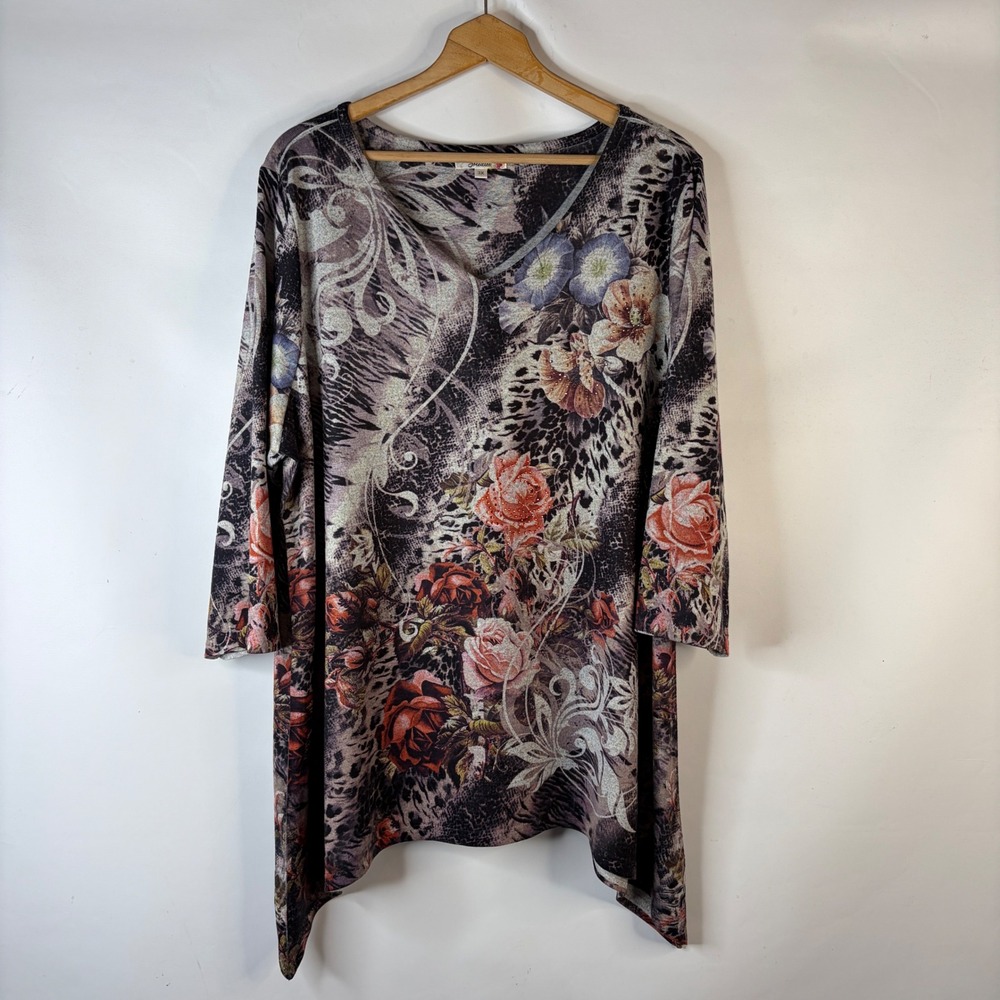 Soleillee Tunic Top Women 3X Multicolor Floral Animal Print Sharkbite Hem